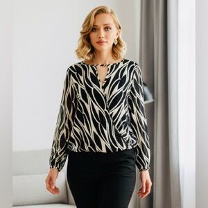 EUC Vince Camuto SZ S Black/white sheer faux wrap top w/long sleeves/bust 40”